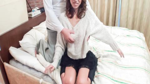 Miku Natsukawa gives an asian blowjob and shows off her ass