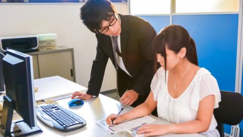 Busty Japanese goes down on a juicy dick