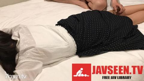 [fc2-ppv 1093237]【個人撮影】同級生と情報共有。同じ年３人で３Pしました。おちょうしものの親友を呼んでバツイチ彼氏持ちの同級生女子を他人棒で廻す