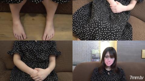 FC2 [fc2-ppv 1695785] [First shot] The cool beauty seems to have a hard time suppressing the pant vo