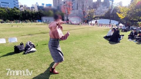 FC2 [fc2-ppv 1696305] [Hinatabokko girls are crazy] GET a female college student playing on the lawn