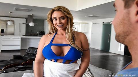 Brazzers - Mommy Got Boobs - Hot Tub MILF Machine