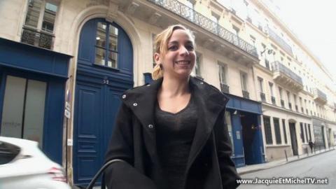 Jacquieetmicheltv - Victoria enchaÃ®ne les dÃ©couvertes !