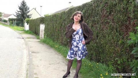 Jacquieetmicheltv - Elena rÃªve de pÃ©nÃ©trations !