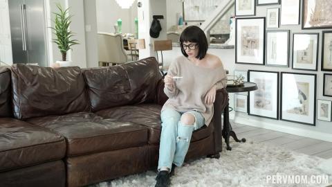 PervMom 21 11 14 Olive Glass Stepmoms Creampie Caper XXX