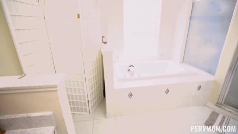 PervMom 23 01 08 Quinn Waters Time Spent With Quinn XXX