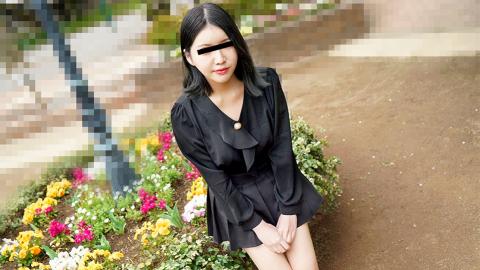 10musume 10-102823-01 The empty-handed vibrator rotates the propeller in the beautiful butt! Amateur girl cheating on the phone with her boyfriend! - Empty-handed vibrator rotates propeller with a nice ass! An amateur girl who calls her boyfriend while being!